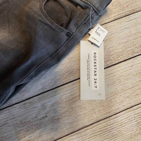 Old Navy Rock Star 24/7 Jeggings (box 1) - Picture 2 of 3